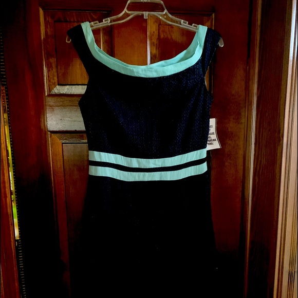 Dress - Picture 1 of 3